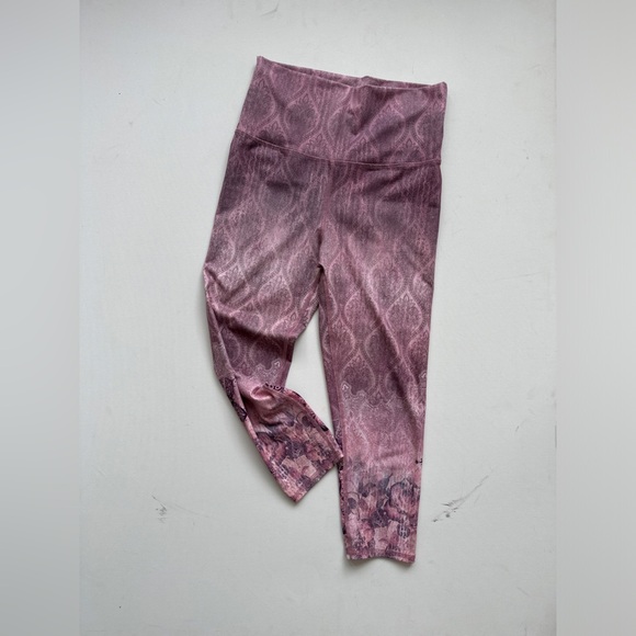 Evolution and Creation Yoga Pants - Pink/Purple
Size: Medium - Picture 1 of 8